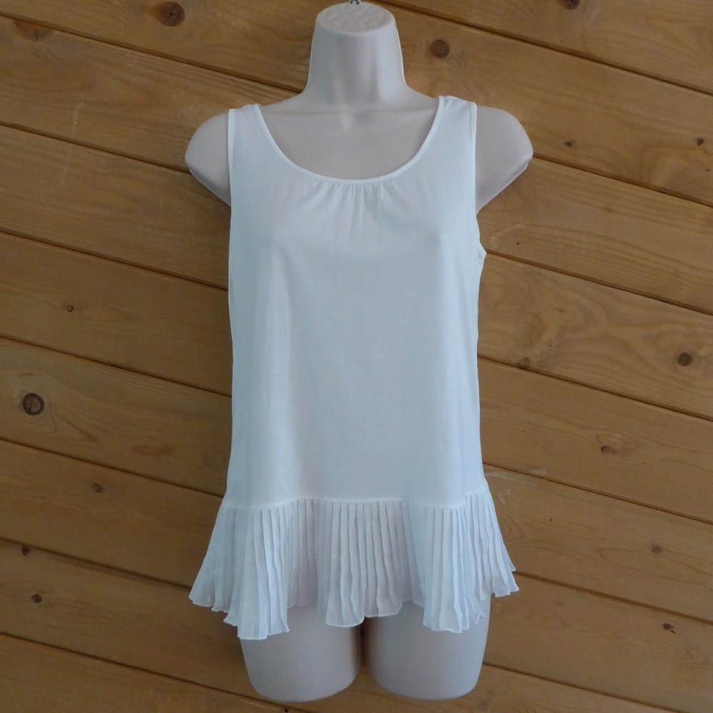 Kumikyoku 組曲 White Tank Top Tunic Pleated on Hem Basic Layer XS